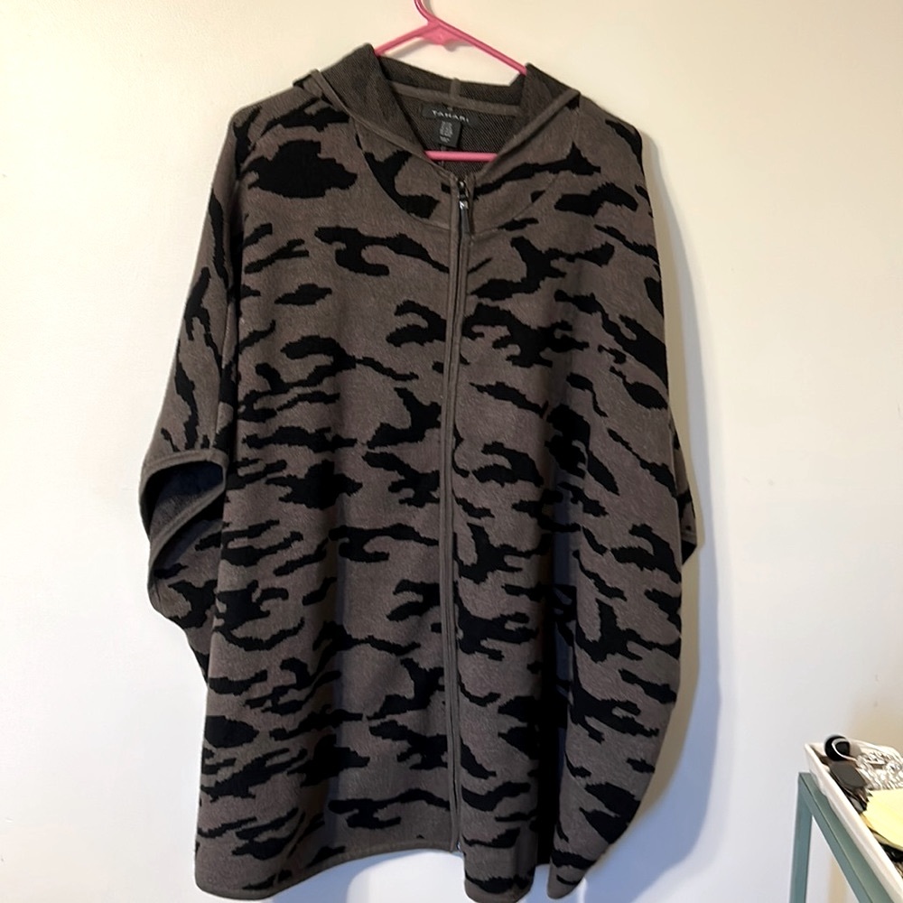 Tahiti hooded sweater